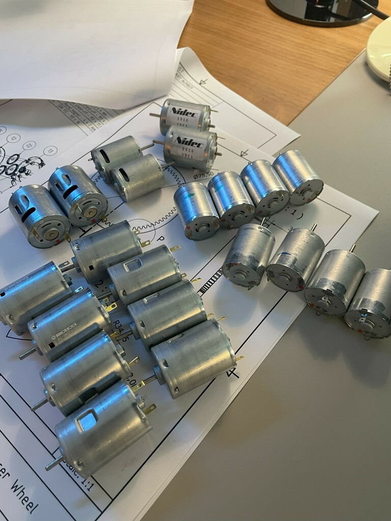 A lot of different DC motors.